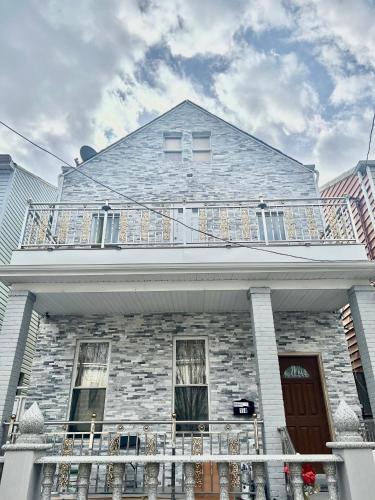 Cypress Hills House | 3 bedrooms in 2nd floor Modern Brooklyn home, Close to J train