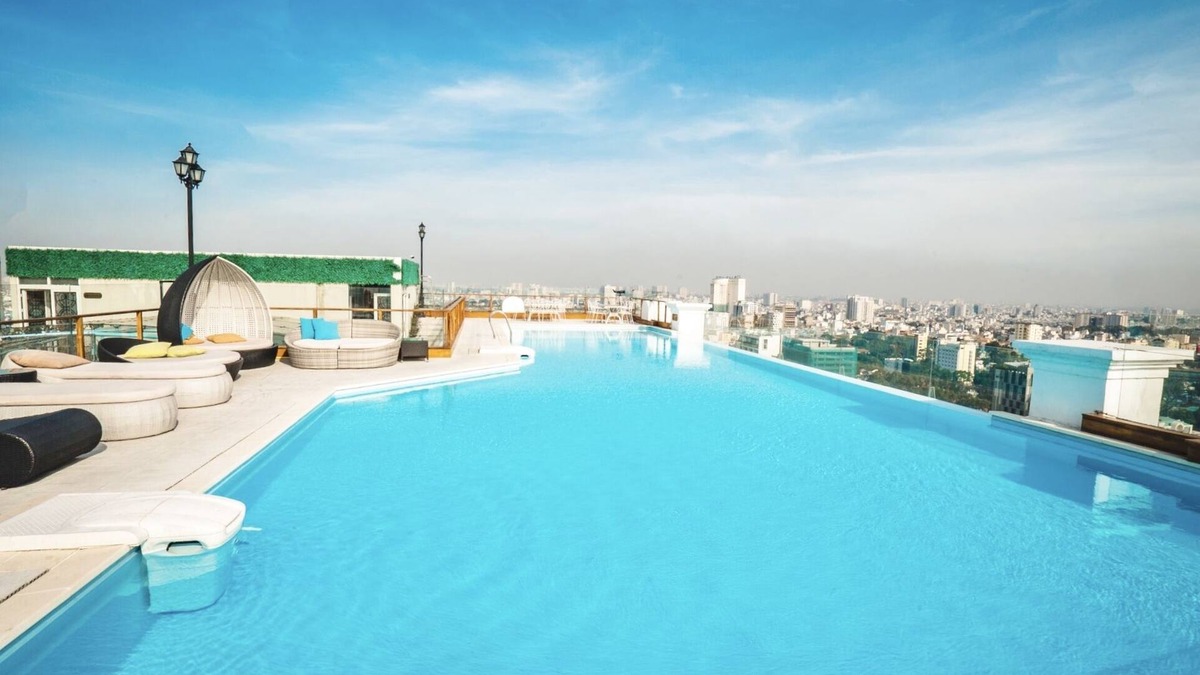 Phuong 6 Apartment | 3 Bedrooms Luxury Apartment, Skyline Pool,1 km from Ben Thanh Market