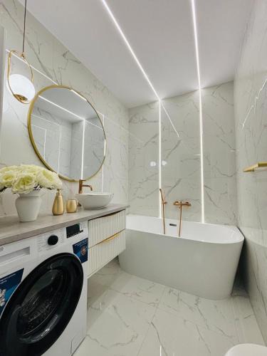 Rzeszow Apartment | 3 Bedrooms Premium Bella White for 8 Guests with AC and Underground Parking