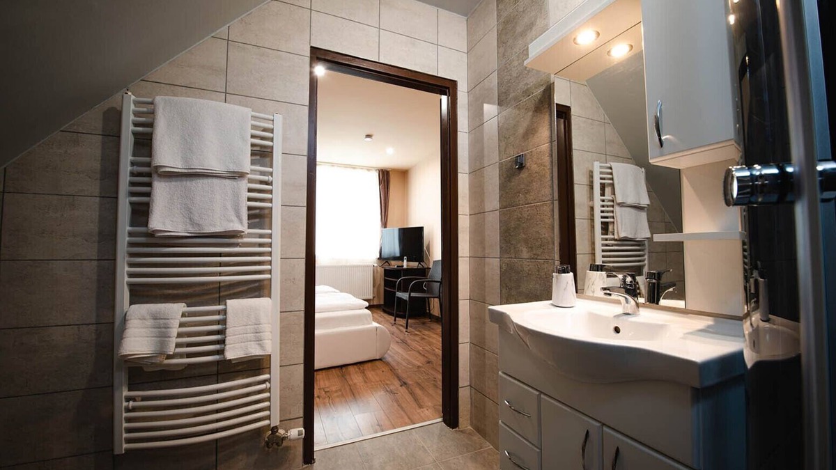 Kirald Apartment | 3 bedrooms with separate bathrooms, Wellness area with Solarium and Jacuzzi