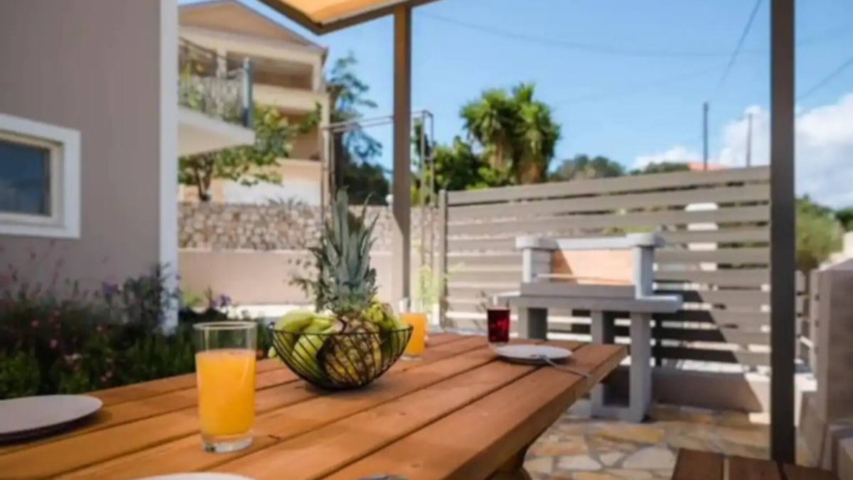 Menegata Villa | 3 bedrooms with stunning mountain views & private pool. 10 minutes from beaches
