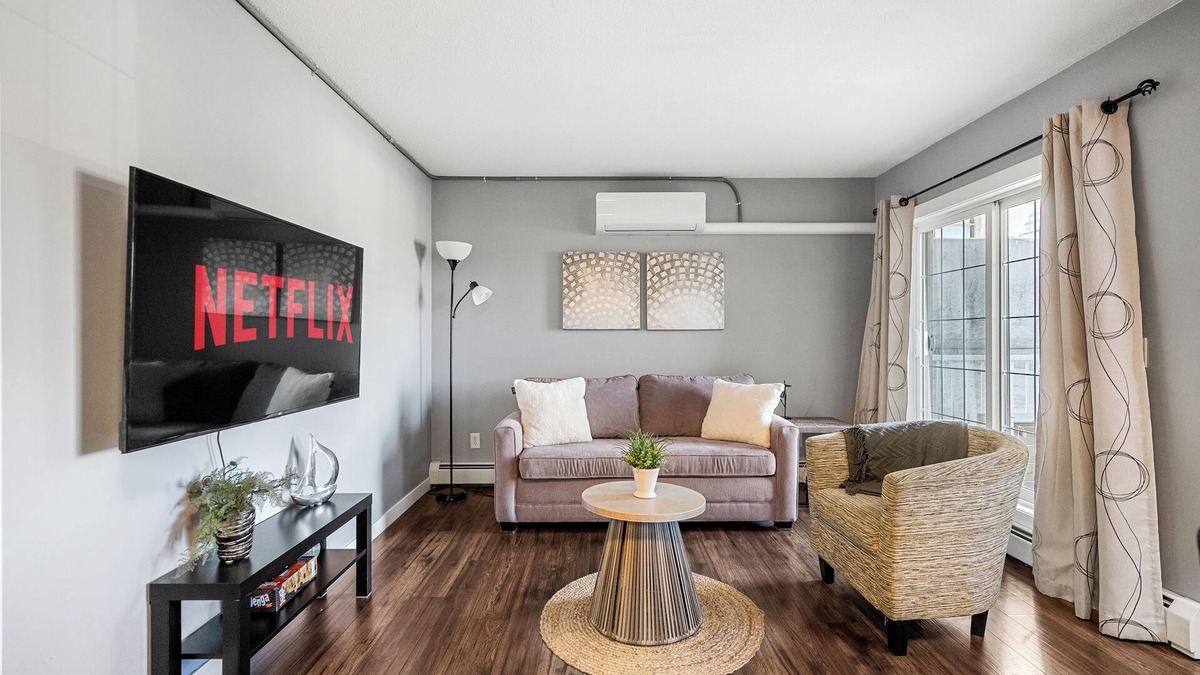 East Village Condo | 3 Beds (Queen) Free Underground Parking, AC, Riverwalk, Saddledome, 2 bedrooms