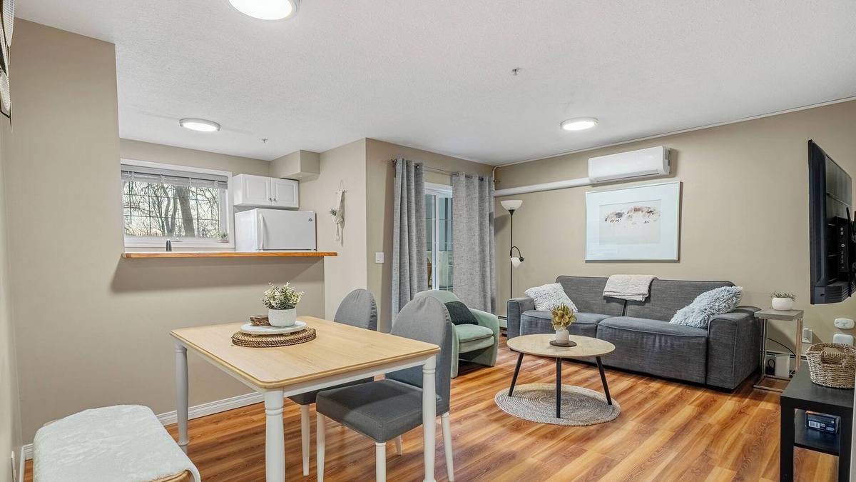 Victoria Park Condo | 3 Beds (Queen) Free Underground Parking, AC, Riverwalk, Saddledome, 2 bedrooms