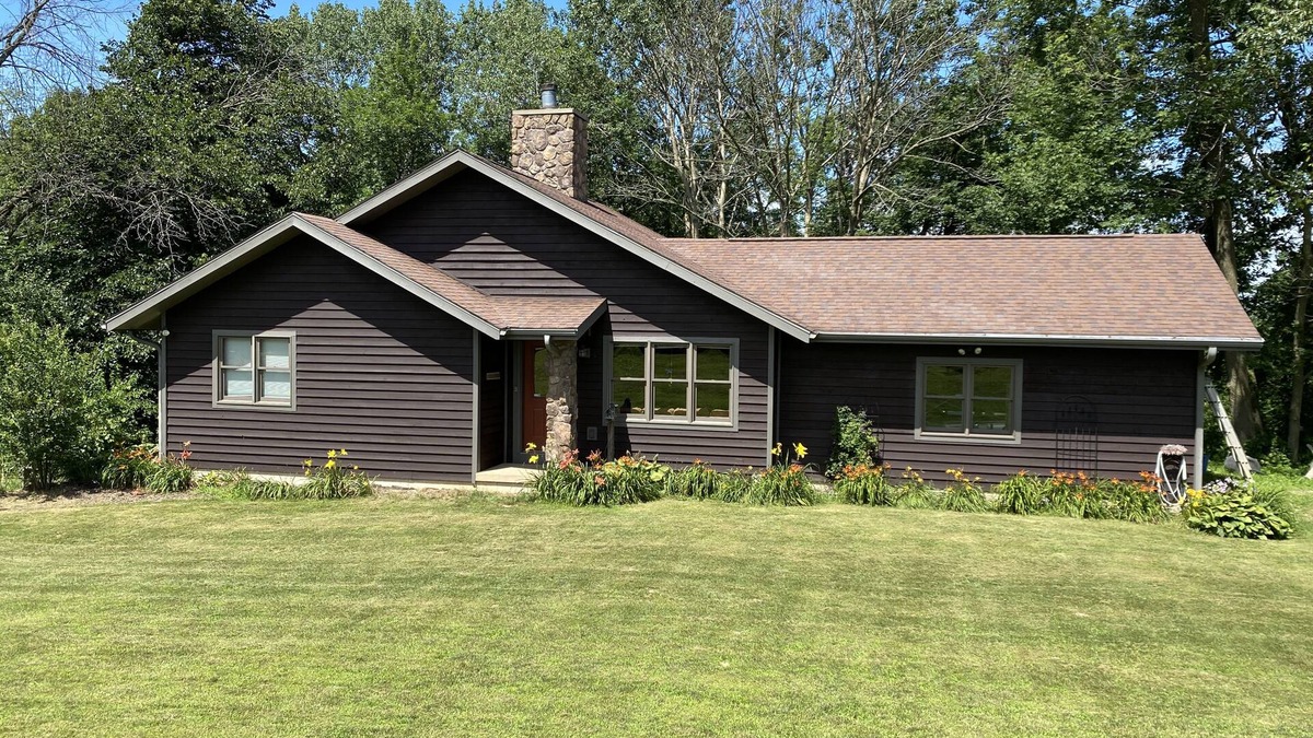 Eastman House | 3 BR 2BA Cabin Retreat in Beautiful Crawford County by the Mississippi River