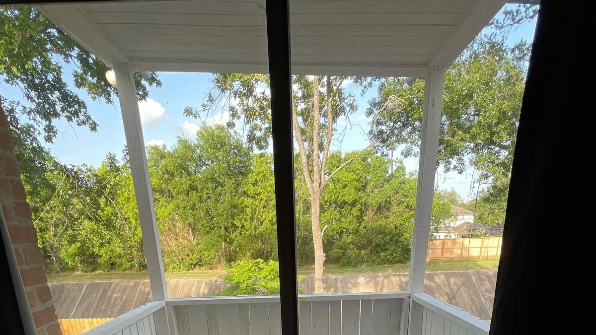 Houston House | 3 BR big back yard for events