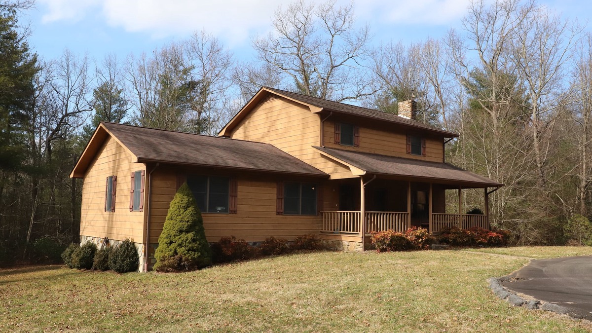 Glade Valley House | 3 BR Glade Valley Home close to Golf Courses and Blue Ridge Parkway!