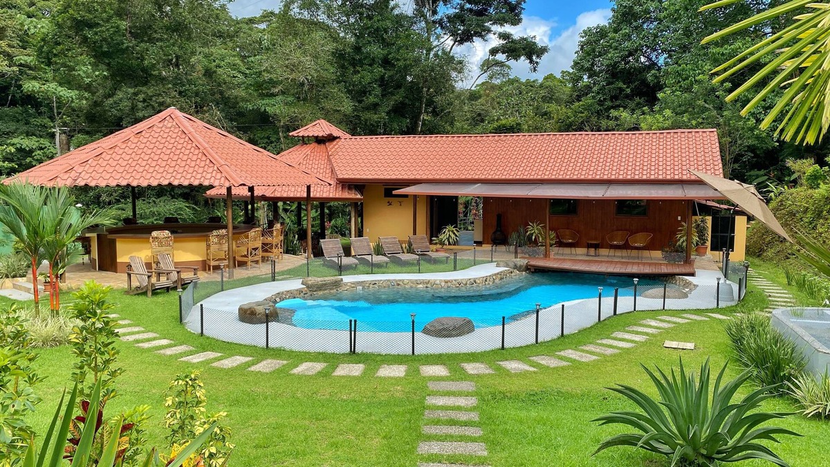 Baru Villa | 3 BR tropical oasis - pool, forest and waterfall