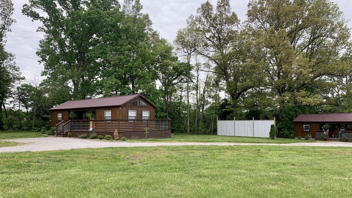 Marion Cabin | 3 Cabins | Pond | Near Lake Egypt | Sleep 13 Total