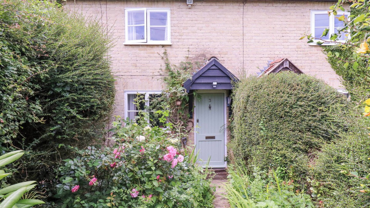 Ipswich Cottage | 3 CANADA COTTAGES, romantic, character holiday cottage in Hadleigh