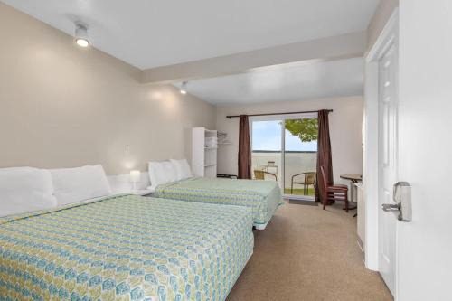 Lake City Hotel | 3 Cozy Combined Family Studios