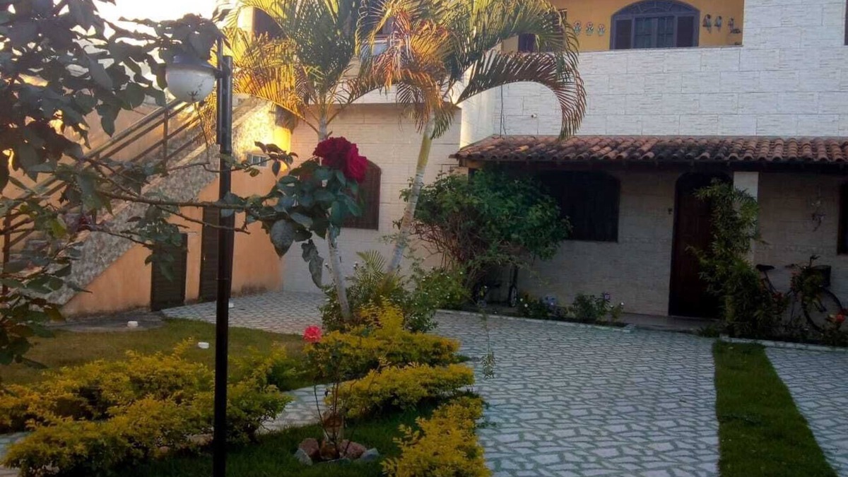 Tamoios House | 3 cozy studio apartments, cable TV, close to the beach and river.