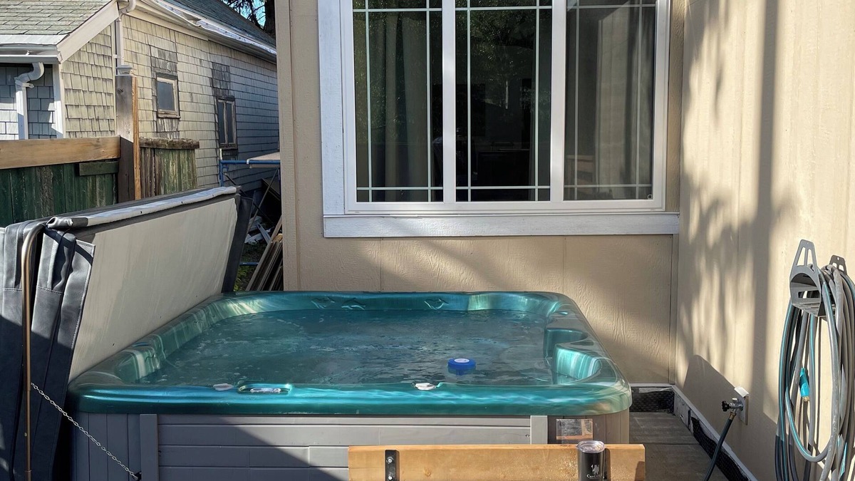 Blairmore House | 3 Crows Cabin in Blairmoren3 Bedroom 1 1/2 BathnAC and Hottub