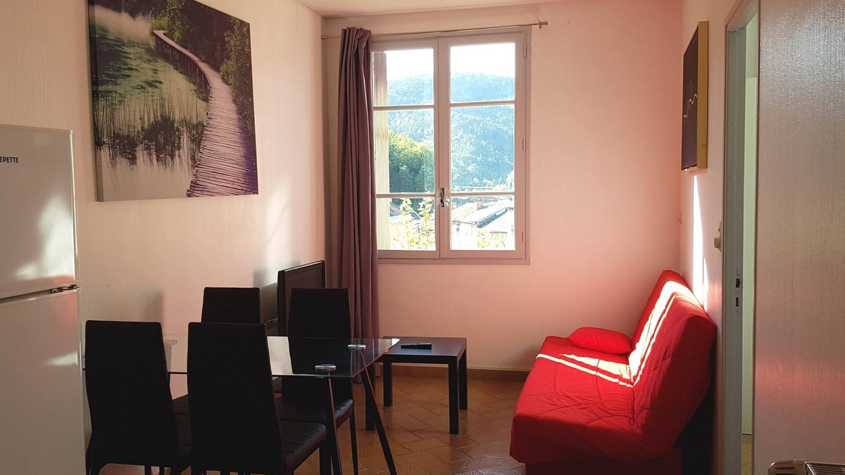 Saint-Jean-du-Bruel House | 3 family apartments in the heart of the village