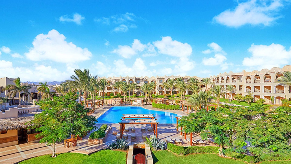 Makadi Bay Hotel | 3 Family-Friendly Rooms: Convenient Access to Makadi Water World Aqua Park