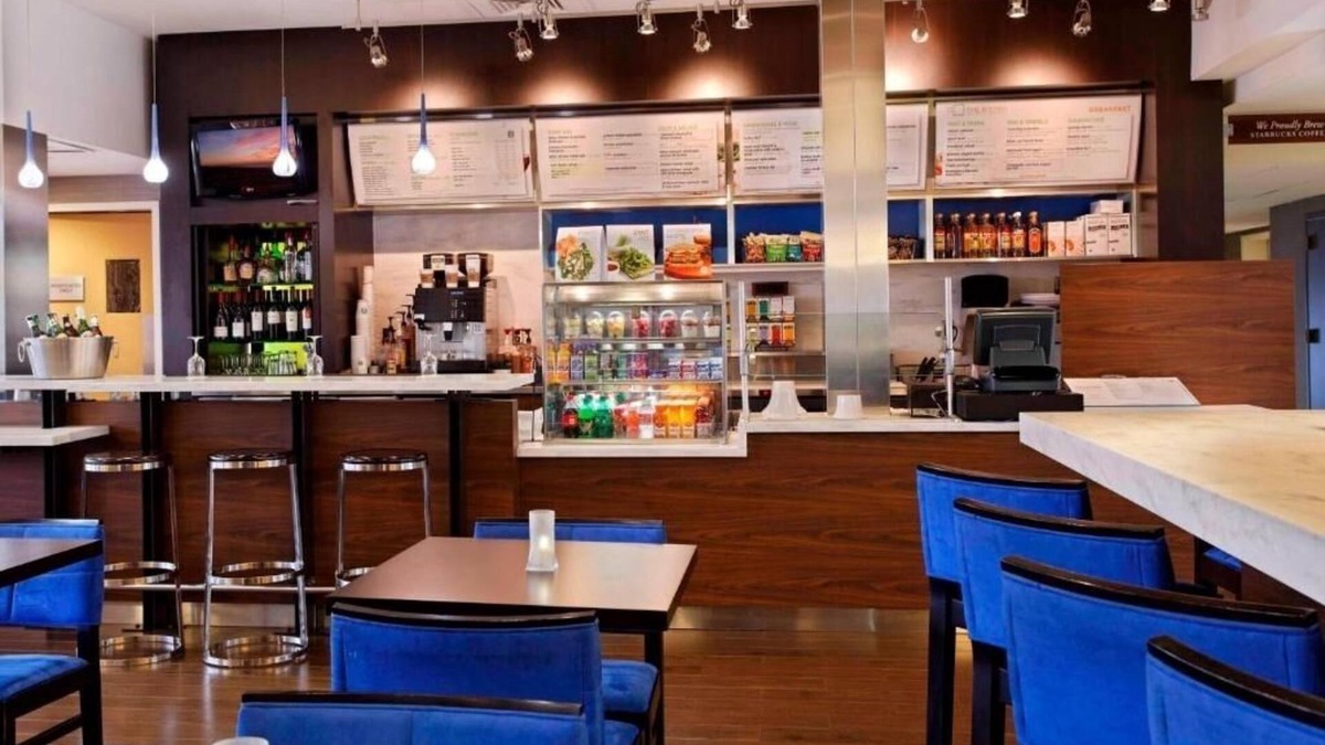 Brookhollow Hotel | 3 Family-Friendly Stay Near Houston's Top Attractions - Downtown Aquarium