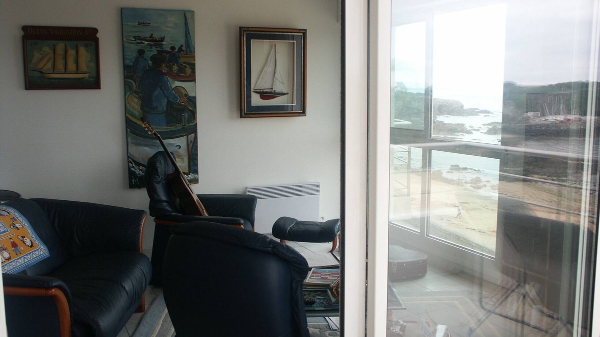 Le Pouldu Apartment | 3 * FEET IN THE WATER, FACING THE SEA, access to the Beach, F3 BRETAGNE SUD