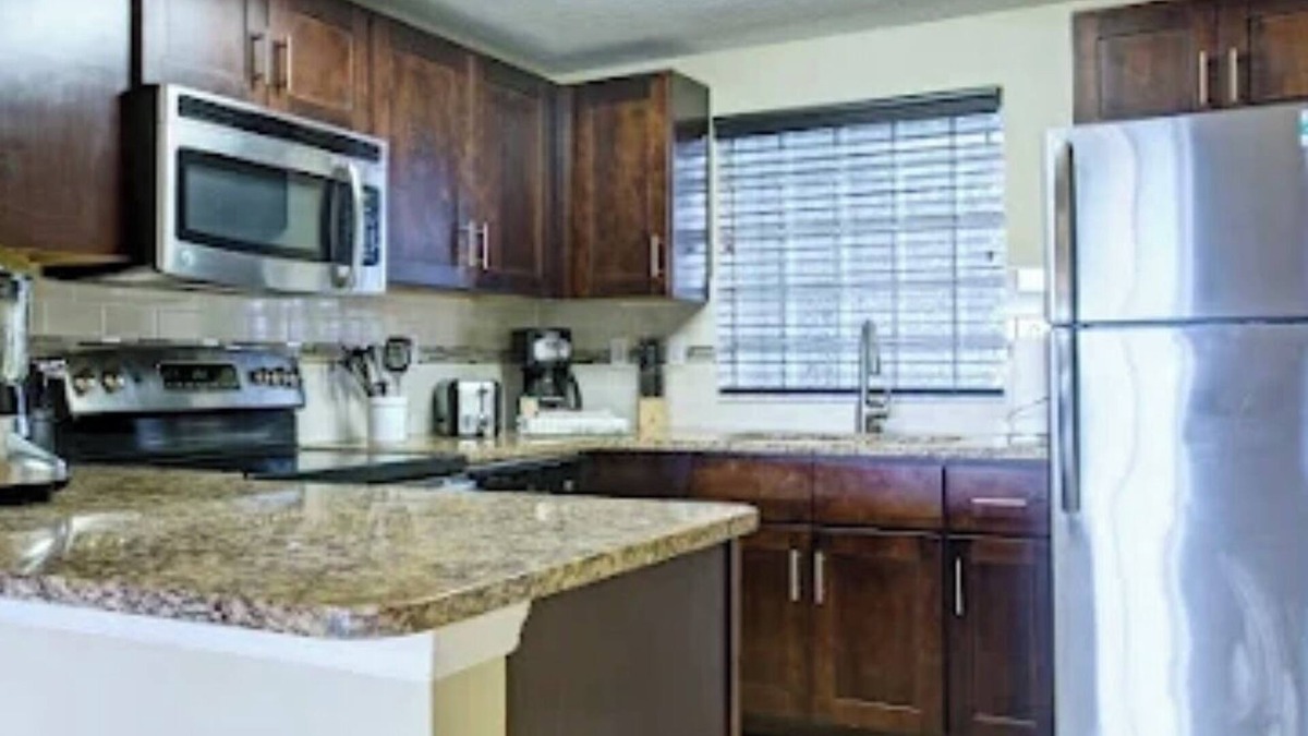 West Kissimmee Villa | 3 Free Disney tix! Charming ADA 2-bedroom villa 6 mi. from Disney @ Summer Bay