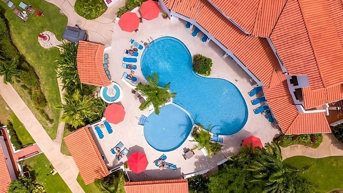 Maynards Hotel | 3 Garden Suites Close to Maycocks Bay and Mahogany Bay! Outdoor Pool, Parking!