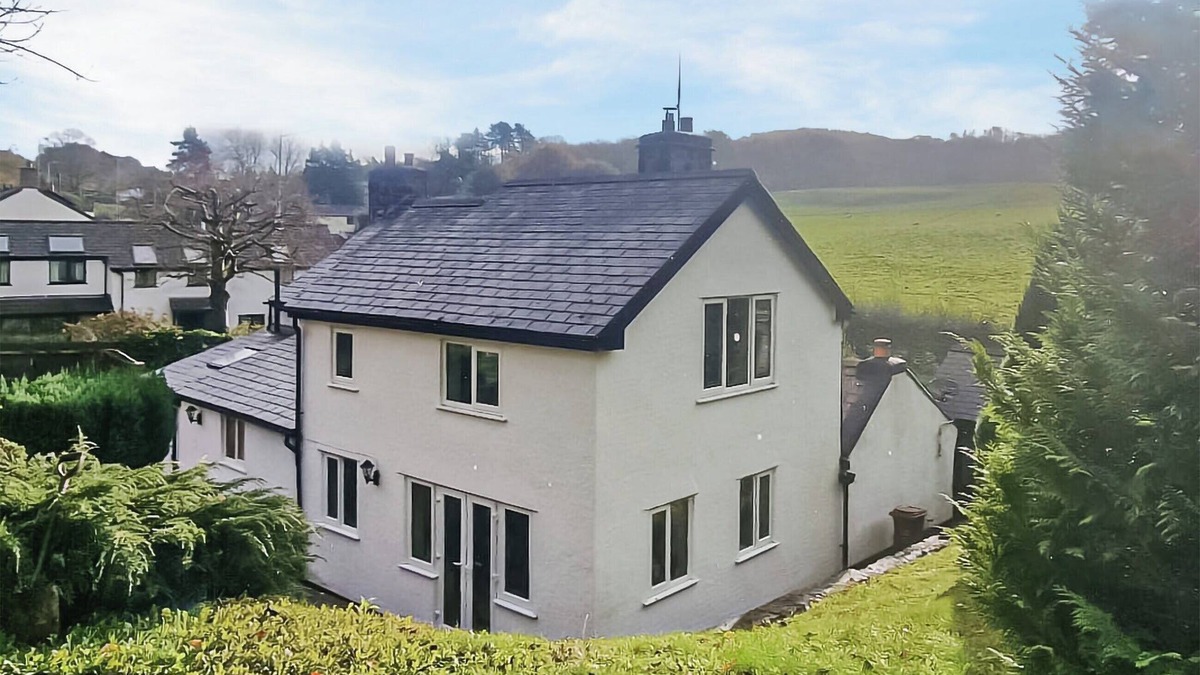 Gwernymynydd Cottage | 3 bedroom accommodation in Mold and the Clwydian Range