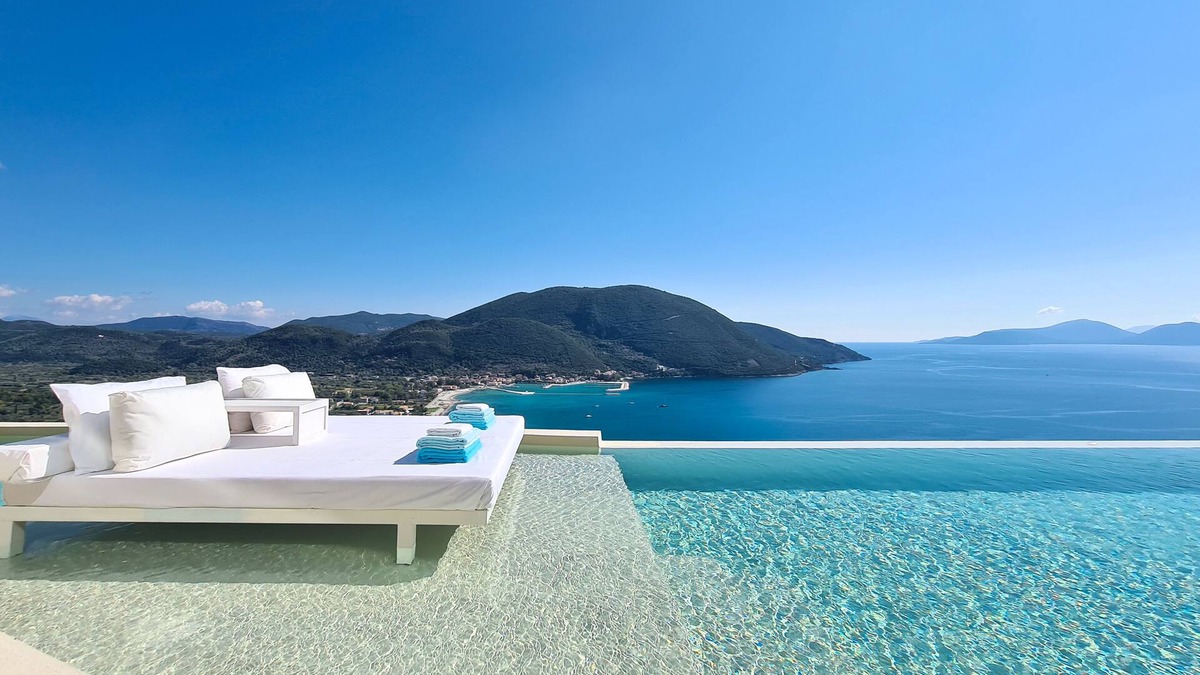 Vassiliki Villa | 3* Get a 10%-25% discount,LESS THAN NORMAL! Independent Villa With Private Pool.