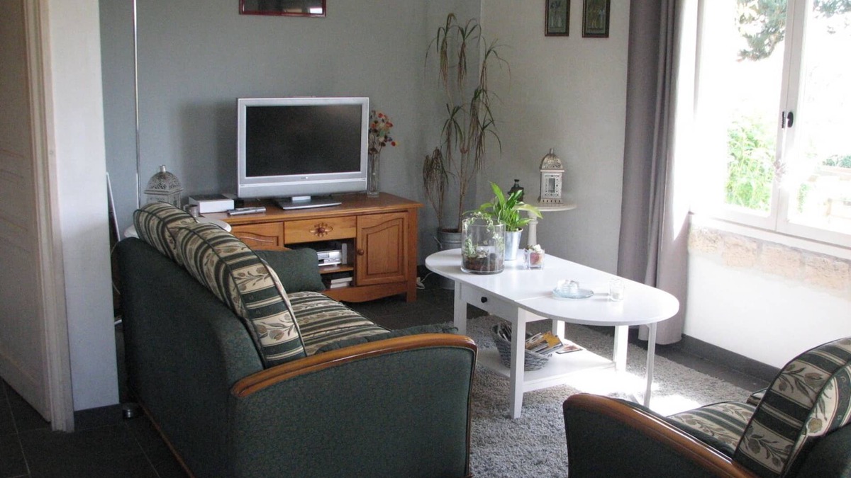 Servant Cottage | 3 * gîte in the countryside of the Sioule valley with a view of the Auvergne volcanoes
