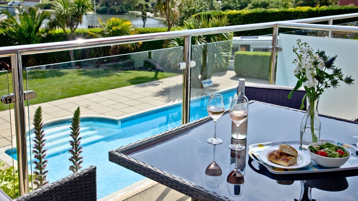 Paignton Apartment | 3 Goodrington Lodge - an apartment that sleeps 4 guests in 2 bedrooms