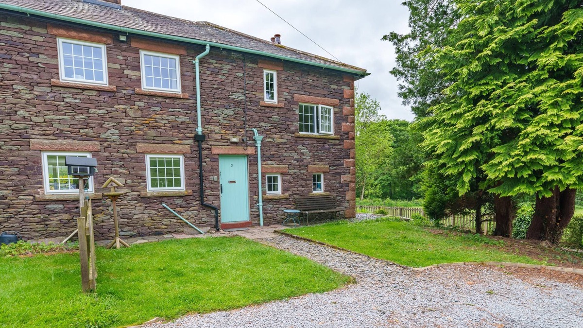 Watermillock House | 3 Gowbarrow Cottages - End Terrace with lovely garden