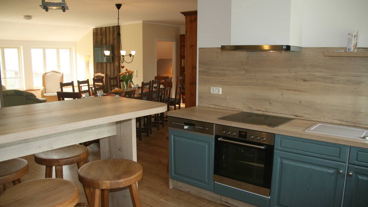 Alt Bukow Apartment | 3) Holiday apartment 4-room, upper floor, 110m² - Landhaus Alte Schule near