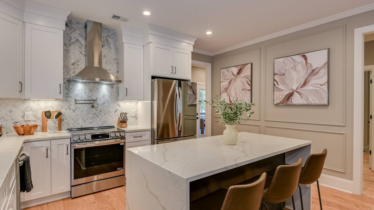Augusta House | 3 King Suites - Brand New Luxury Home in Augusta