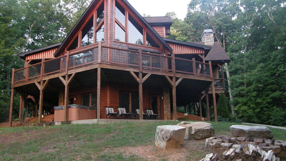 Blue Ridge Cabin | 3 King Suites! Great Views! Outdoor Fireplace! Paved Roads! Pets! Access Ramp!