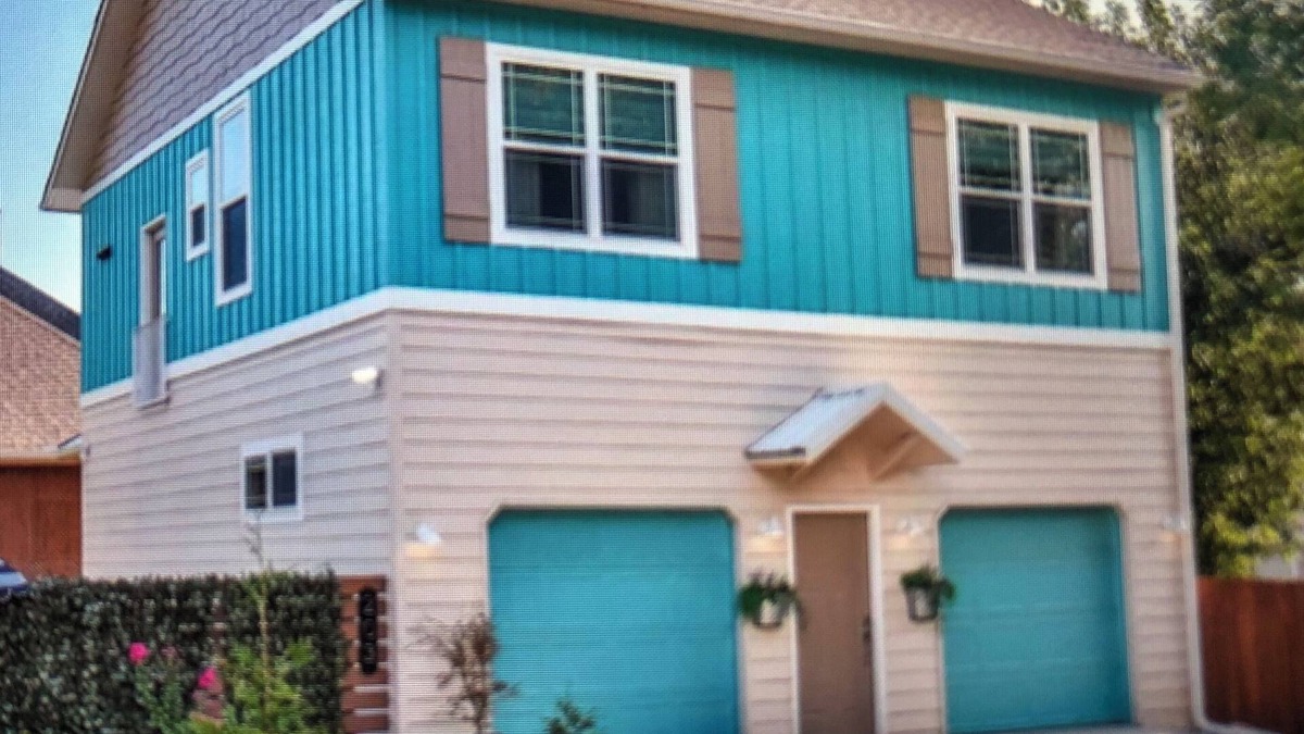 Fayetteville House | 3 Kings with en-suites 5 minutes to downtown & right off the trail