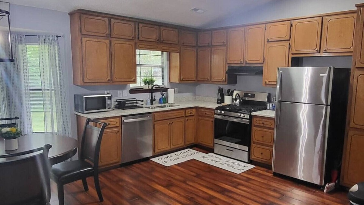 Riverdale House | 3-Level PetFriendly Home, Pool Table, Patio, Backyard, WiFi, Dedicated Workspace
