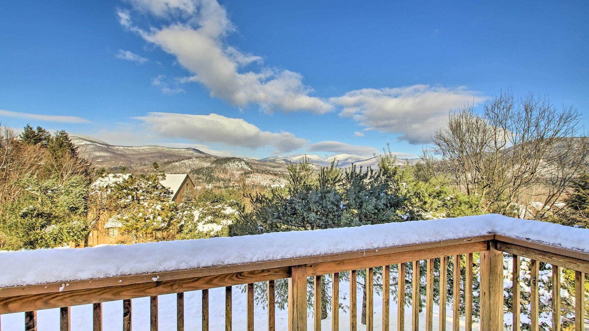 Carroll County Condo | 3 Mi to Attitash Resort: Condo w/Mtn Views!