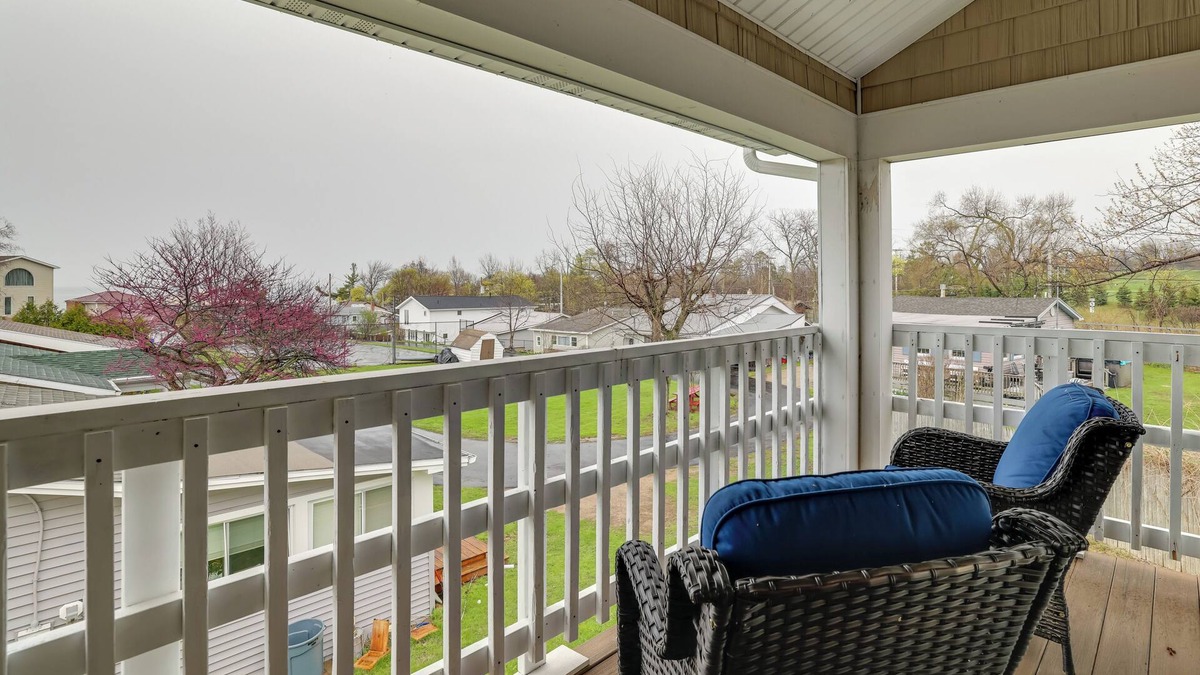 Athol Springs House | 3 Mi to Beach: Golfer's Paradise in Lake View!