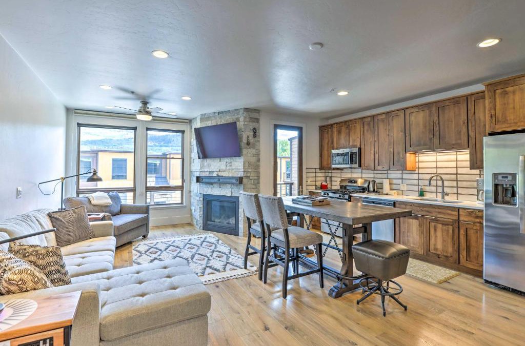 Silverthorne Apartment | 3 Mi to Dillon Reservoir Condo with Balcony!