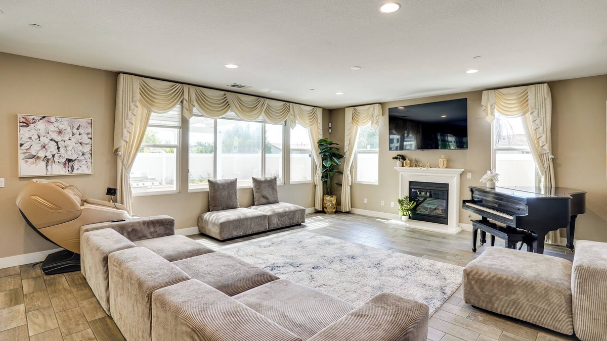 Southwest Anaheim House | 3 Mi to Disneyland: Home w/Hot Tub + Game Room