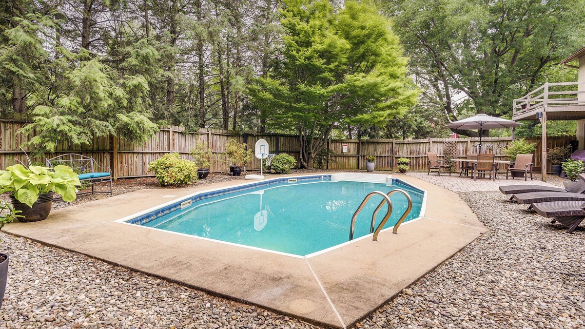 Eden House | 3 Mi to Downtown: Inviting Lancaster Home!