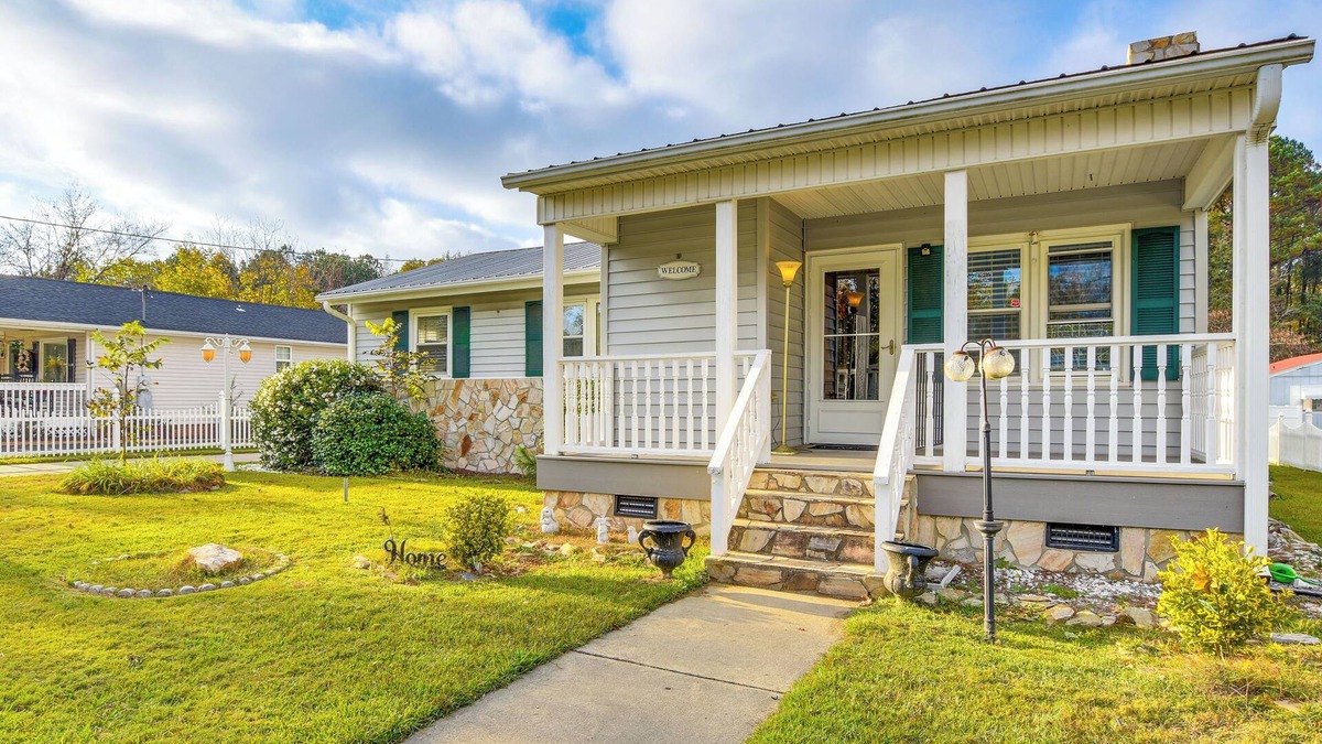 Sanford House | 3 Mi to Dtwn: Family-Friendly Sanford Home
