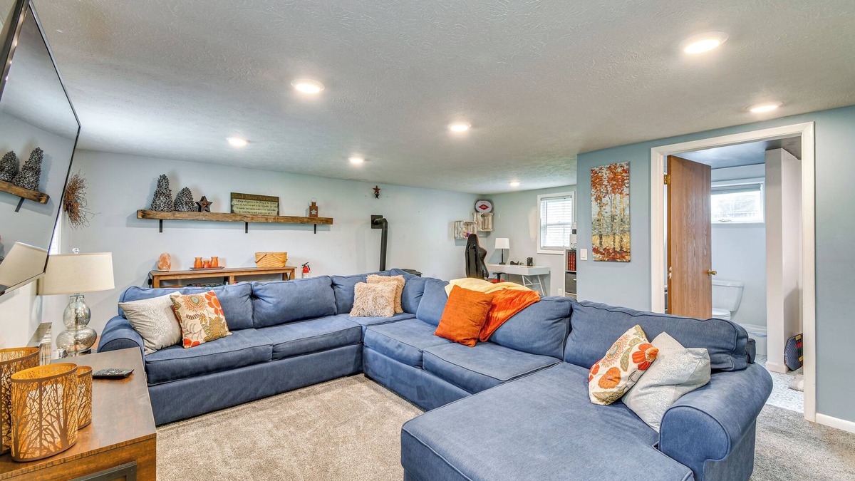 Fancher House | 3 Mi to Erie Canal: Home w/Hot Tub in Holley!
