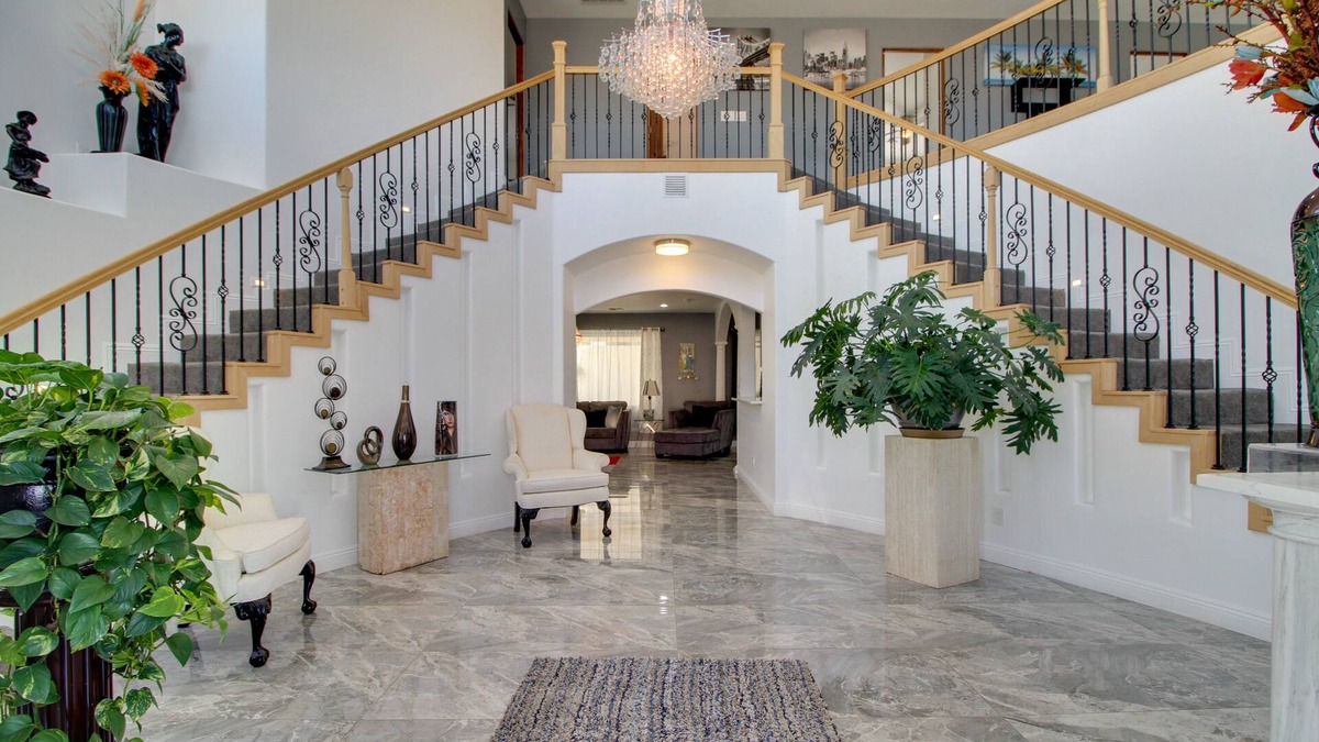 Paradise Hills Civic House | 3 Mi to Rio Grande: Albuquerque Home w/Balcony