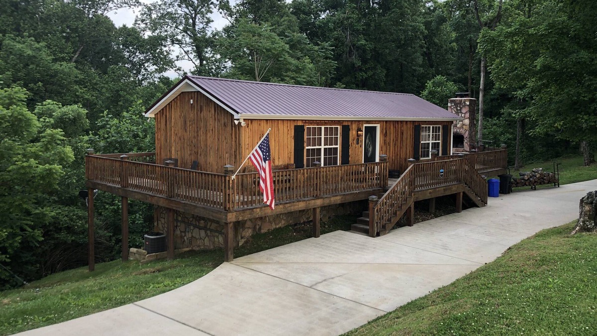 Lynchburg Cabin | 3 miles to Jack Daniels Distillery, 5 miles to Lost Creek Boat ramp