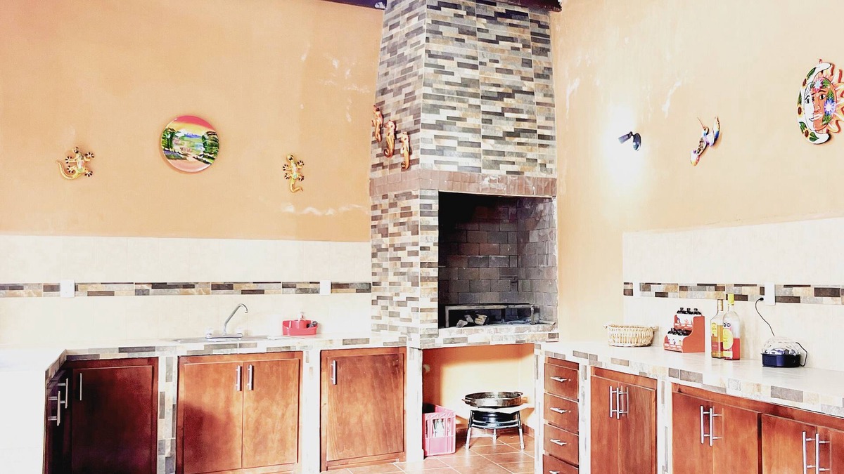 Santiago House | "3 Min to Santiago Square! 'La Casita De Santiago' – Your Charming Getaway!"