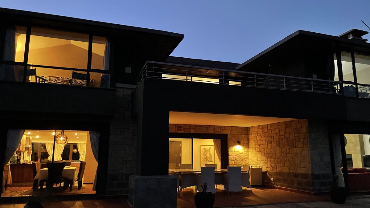 Nanyuki Villa | 3 mins from Olpejeta Conservancy with stunning Mt. Kenya Views - 4 BR Villa