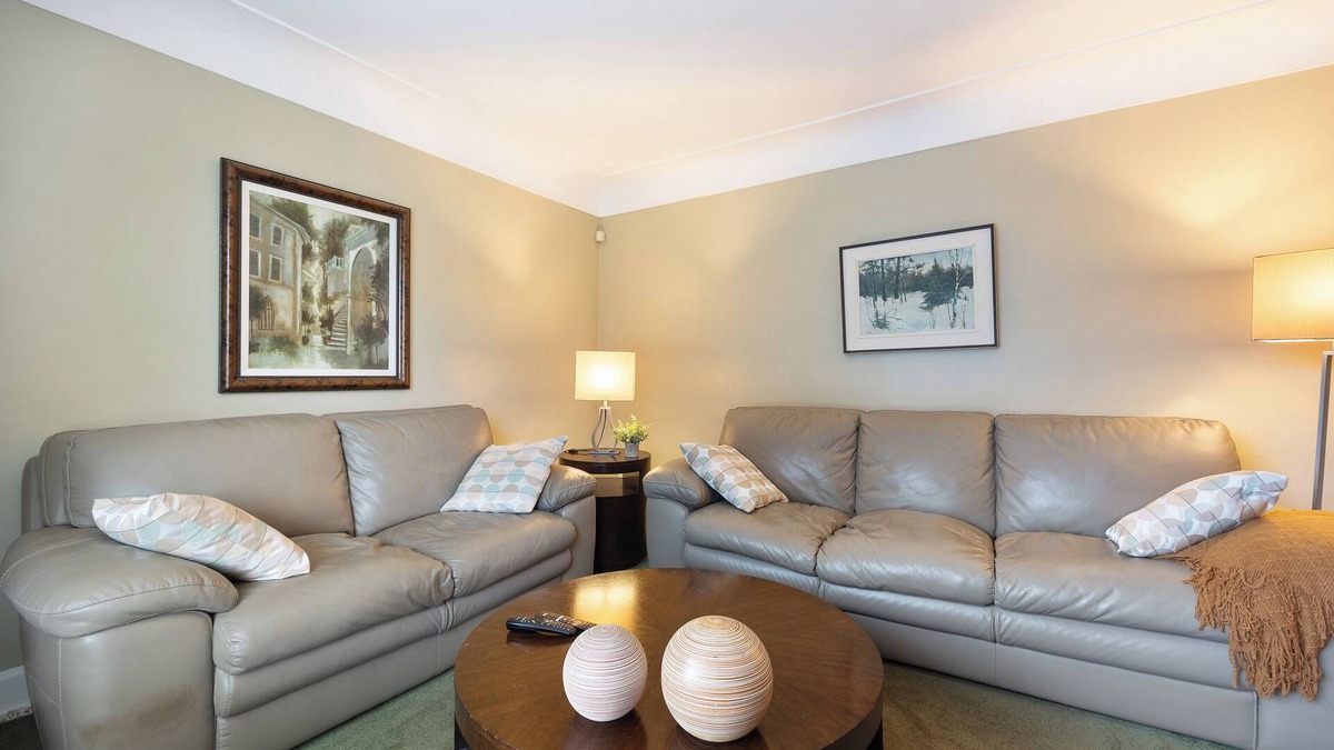 Rosedale House | 3 minute walk to nature trail