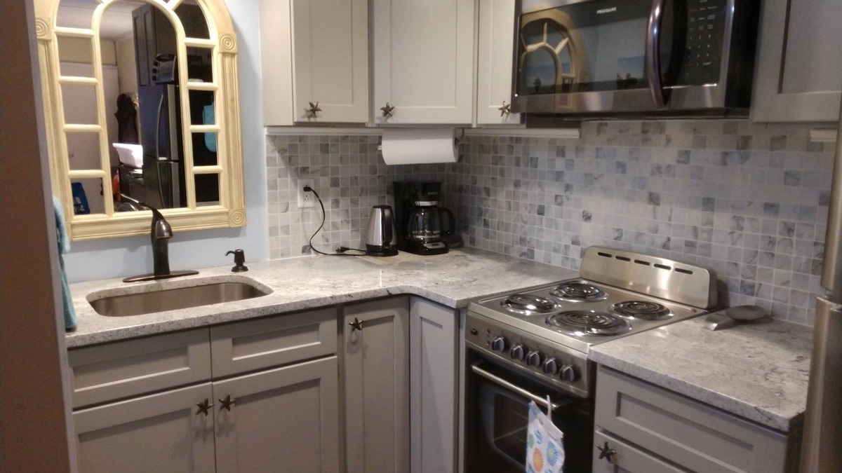 Atlantic Beach Apartment | 3 Minute walk to the Ocean!