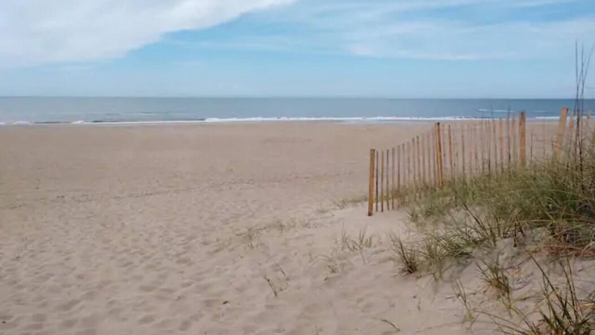 Atlantic Beach Apartment | 3 Minute walk to the ocean, Overlooks the pool!