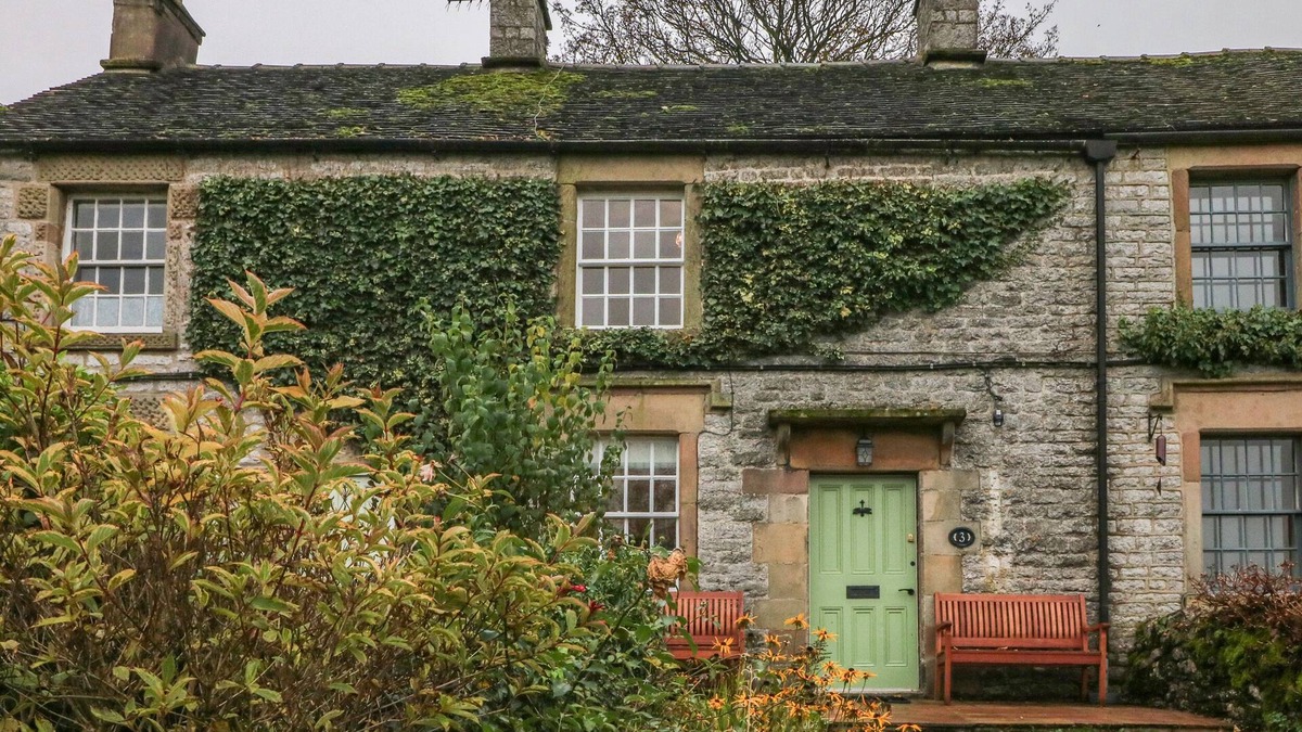 Monyash Cottage | 3 OLD HALL COTTAGES, family friendly, with open fire in Bakewell