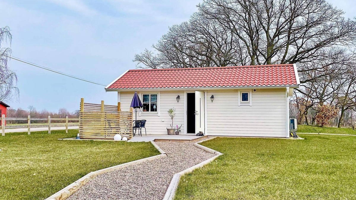 Bergkvara House | 3 person holiday home in BERGKVARA-By Traum