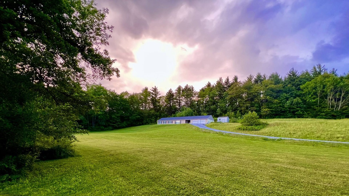 Bennington House | 3 room 2 bay garage ranch house