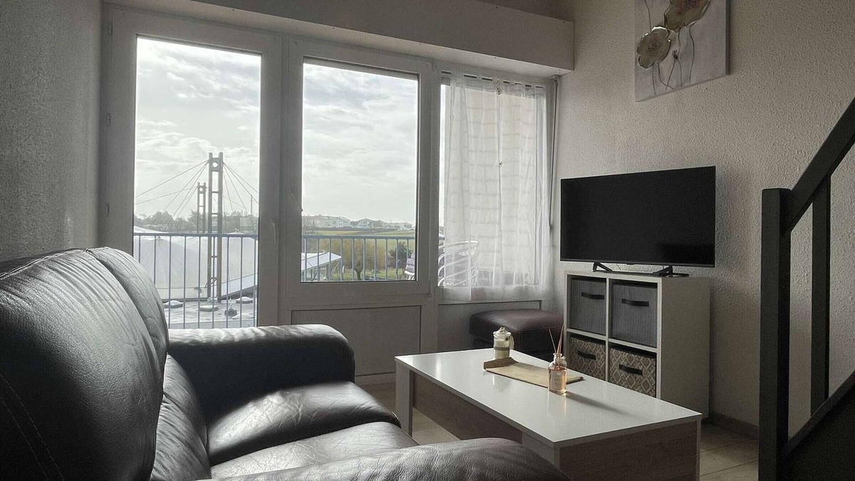Port District Apartment | 3-room Apartment - Balcony with Sea View - 4 Guests - Near Beach